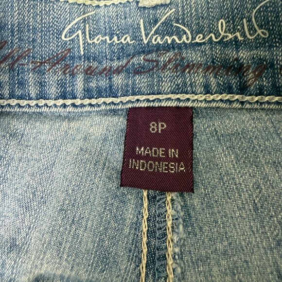 Gloria Vanderbilt Amanda Skimmer Denim Capri Jeans 8 Petite Embroidered Pockets - Picture 6 of 10
